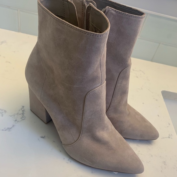 Vince Camuto beige NWT booties - Picture 3 of 3